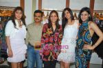 Soniya Mehra, Nishka Lulla, Manjari Phadnis at Nishka Lulla fashion preview in Fuel on 30th Sep 2009 (59).JPG